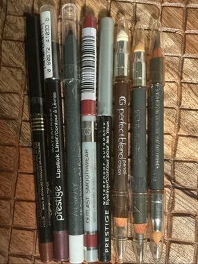 NEW 8 piece Women Makeup Eyeliner and Lipliner Set - Brown, Taupe, Plum